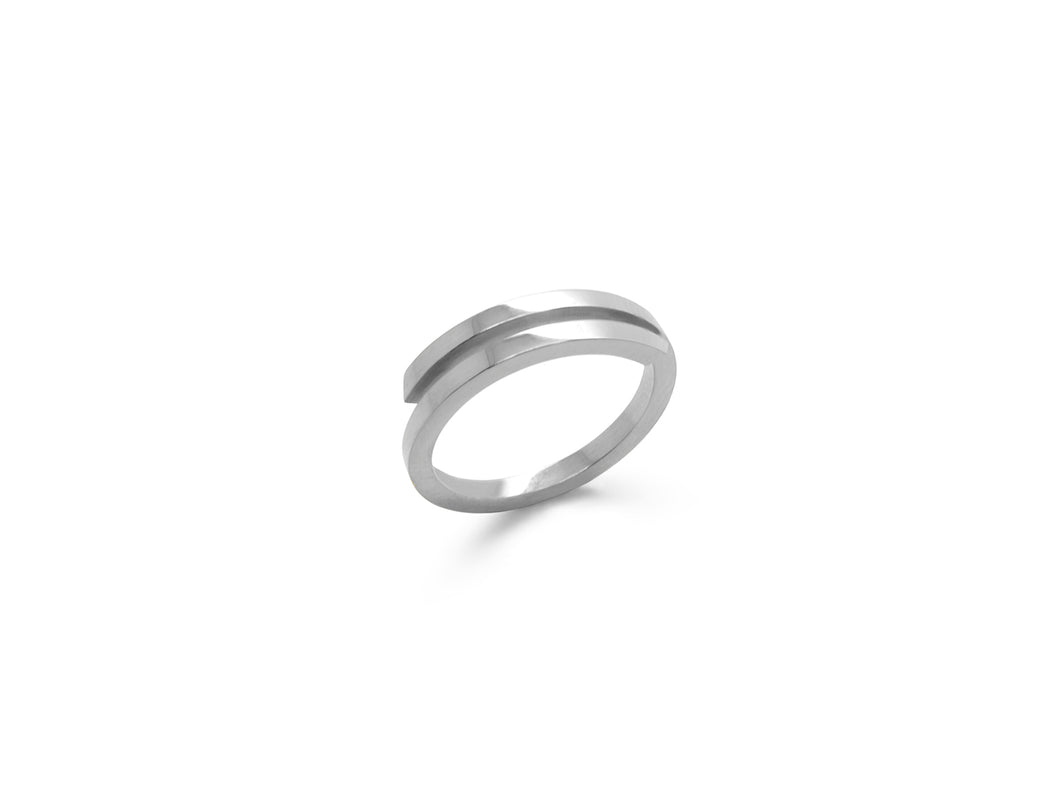 Delicate Crossover Ring