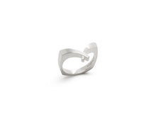 Load image into Gallery viewer, Delicate Sweeping Crossover Ring