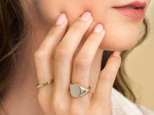 Load image into Gallery viewer, Gold Band, 2mm