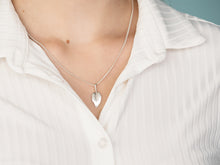 Load image into Gallery viewer, Leaf Pendant