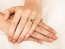 Load image into Gallery viewer, Classic Sapphire Ring