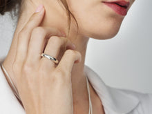 Load image into Gallery viewer, Faceted Band Ring