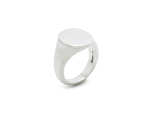 Load image into Gallery viewer, Classic Oval Signet